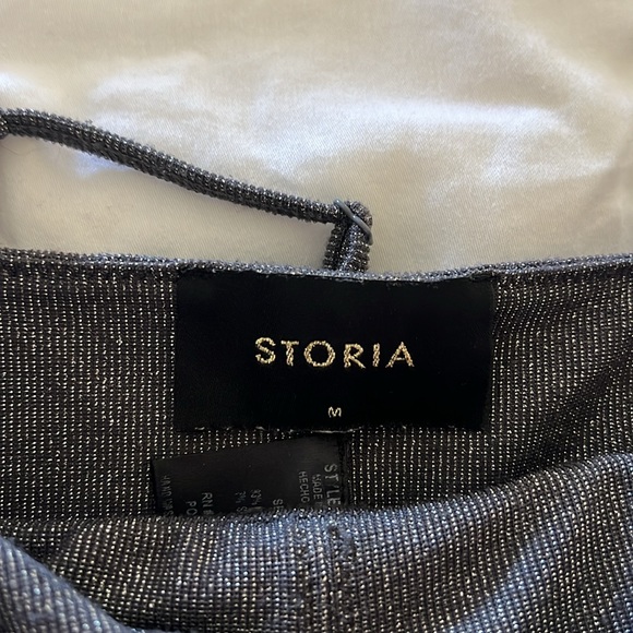 V neck silver shiny crop top - Picture 3 of 3